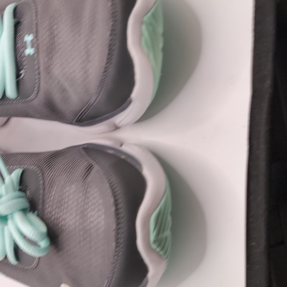 Under Armour Women's Micro G Assert Gray  Athletic Running Never Worn Size 10 - Picture 4 of 8